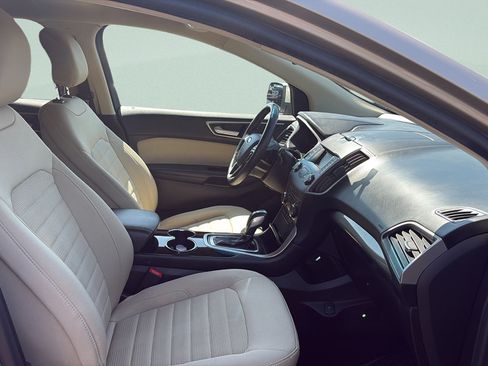 Used 2018 Ford Edge SEL AWD/4WD image 17