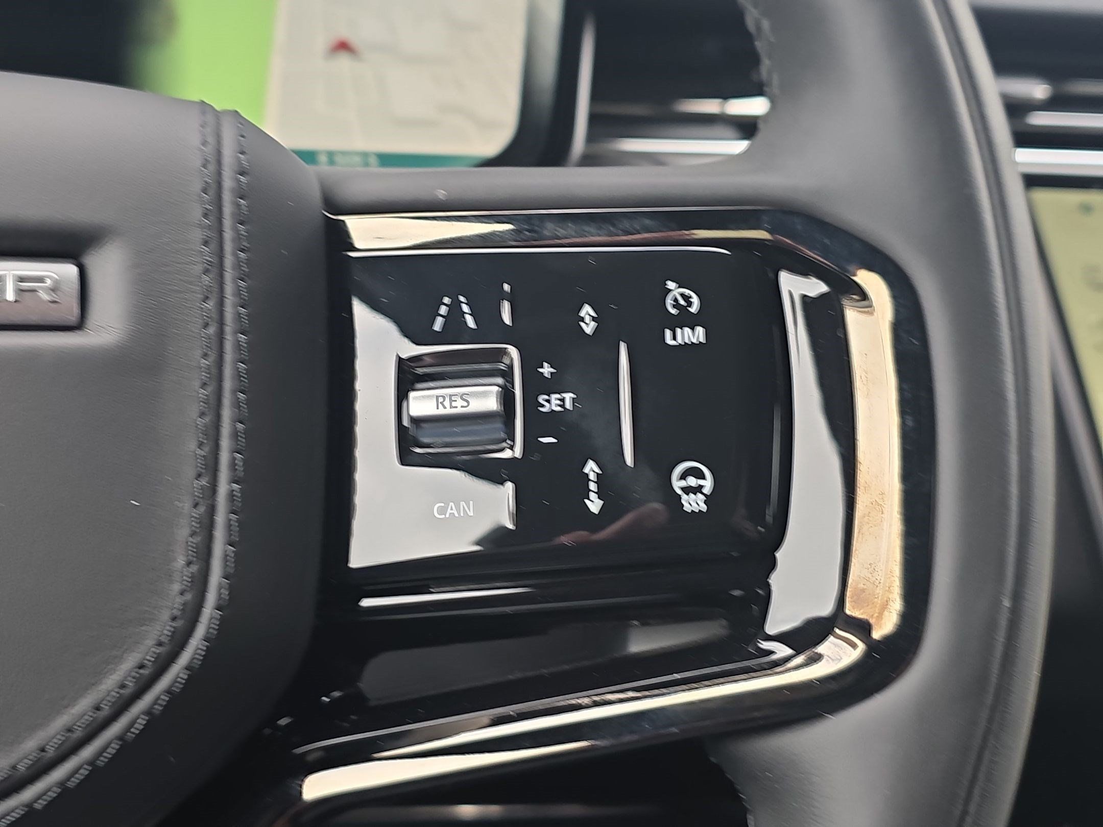 New 2026 Land Rover Range Rover Sport Dynamic SE AWD/4WD image 15