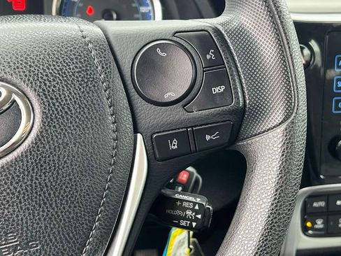 Certified 2018 Toyota Corolla LE image 25