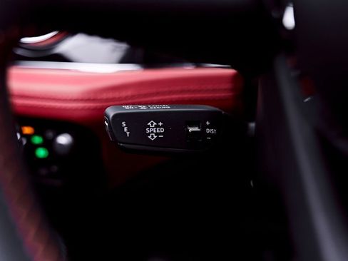 Used 2023 Bentley Bentayga AWD/4WD image 64