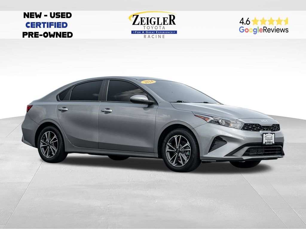 Used 2024 Kia Forte LXS w/ LXS Technology Package FWD image 1