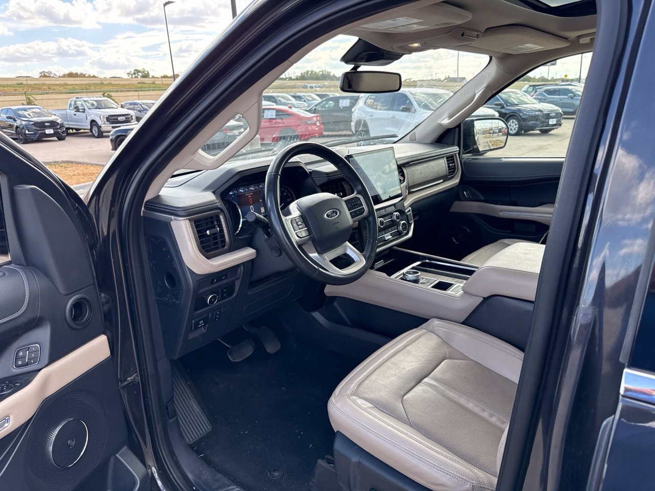Used 2024 Ford Expedition Limited RWD image 21