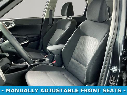 Used 2025 Kia Soul LX w/ LX Technology Package FWD image 19