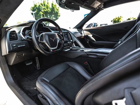 Used 2016 Chevrolet Corvette Z06 w/ 3LZ Preferred Equipment Group RWD image 27