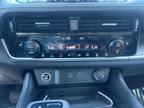Used 2023 Nissan Rogue Platinum w/ Platinum Premium Package FWD image 62