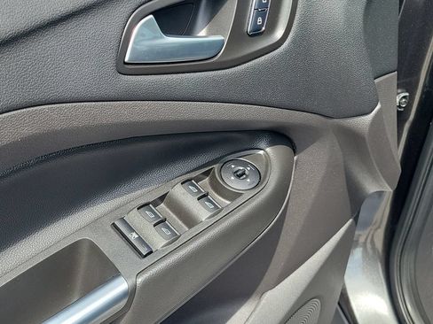 Used 2016 Ford Escape SE FWD image 21