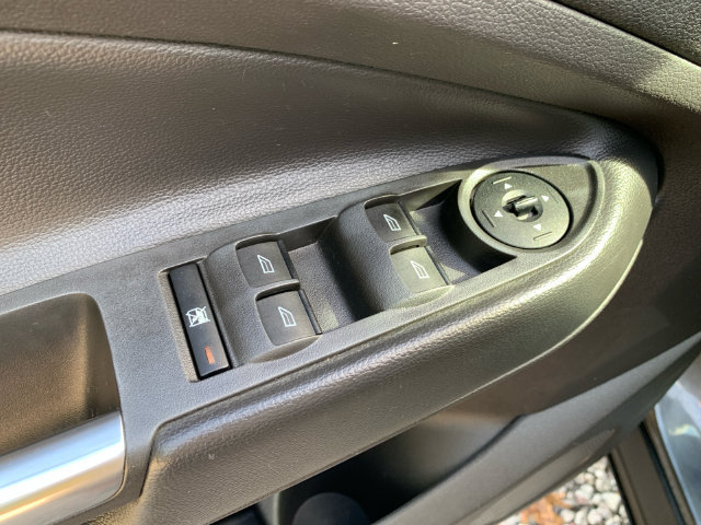 Certified 2017 Ford Escape SE AWD/4WD image 17