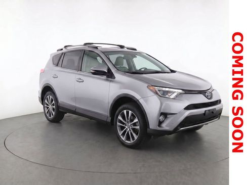 Used 2017 Toyota RAV4 Platinum AWD/4WD image 3