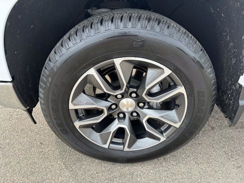 Used 2024 Chevrolet Silverado 1500 LT image 13