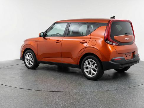 Used 2025 Kia Soul LX w/ LX Technology Package image 6