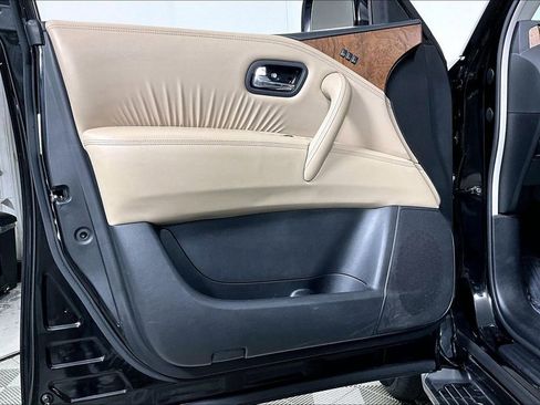 Used 2023 Nissan Armada SL w/ Captain's Chairs Package image 23