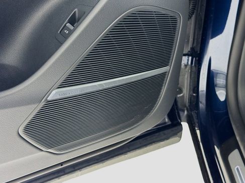 Used 2025 Audi Q8 Premium Plus image 20