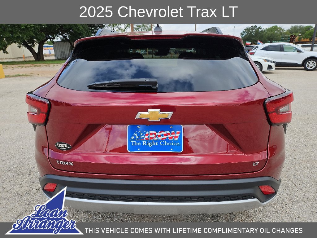 Used 2025 Chevrolet Trax LT FWD image 11