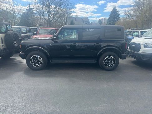 Used 2025 Ford Bronco Outer Banks AWD/4WD image 6
