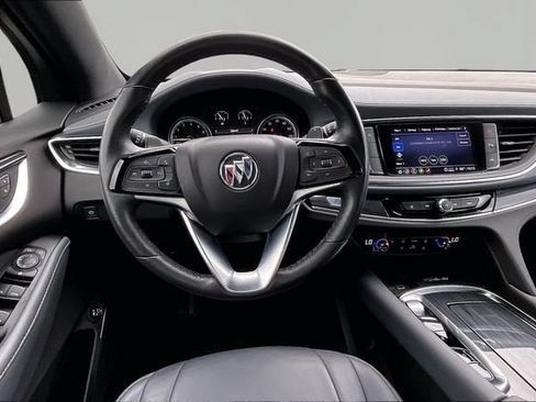 Used 2023 Buick Enclave Essence FWD image 8