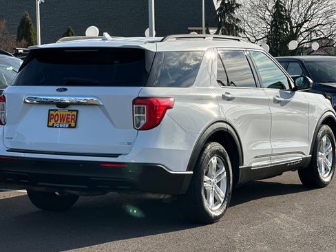 Used 2020 Ford Explorer XLT image 4