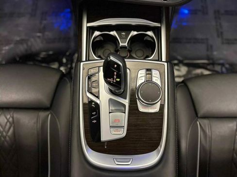 Used 2022 BMW 740i 740i Sedan 4D image 11