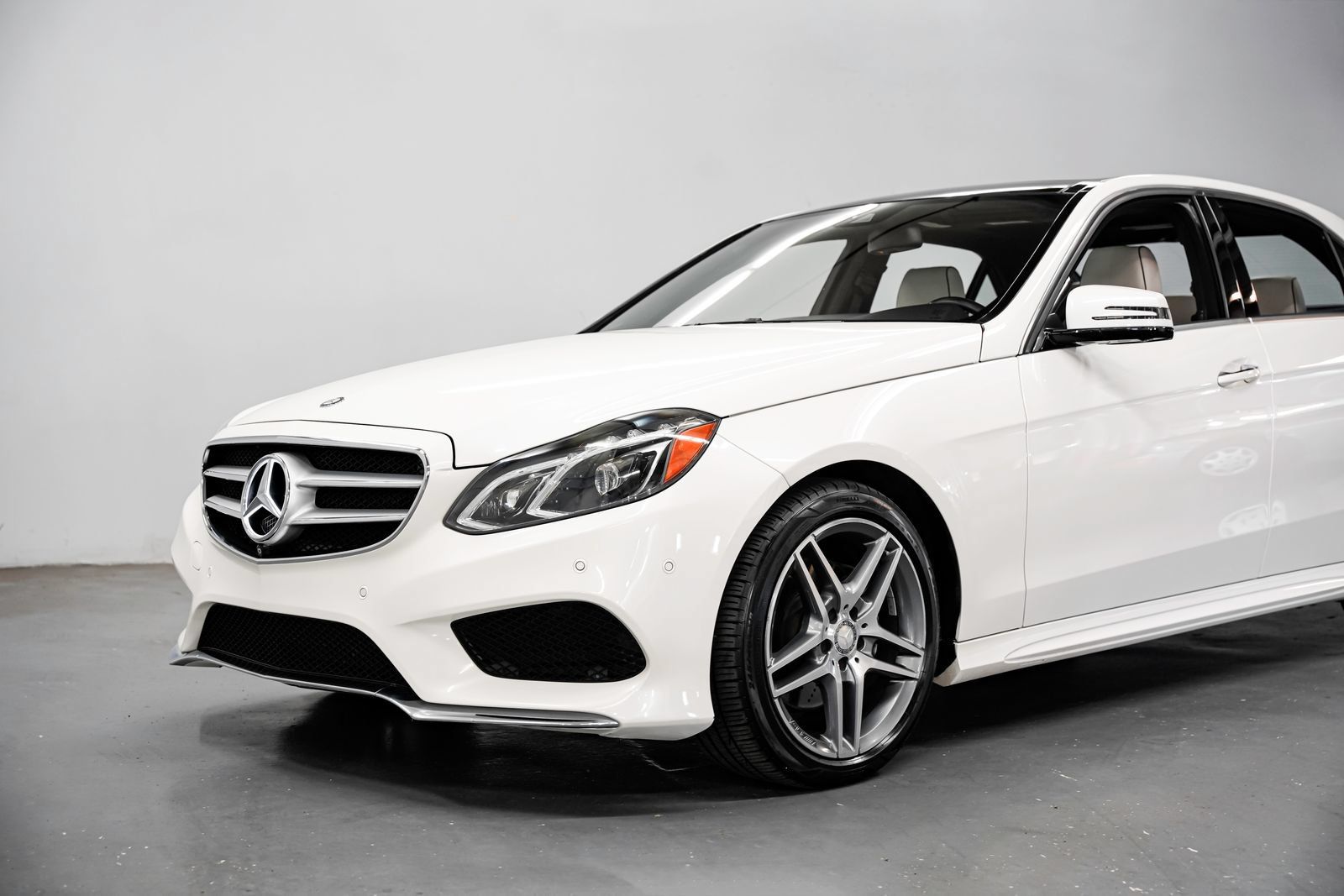 Used 2015 Mercedes-Benz E 400 Sedan image 35