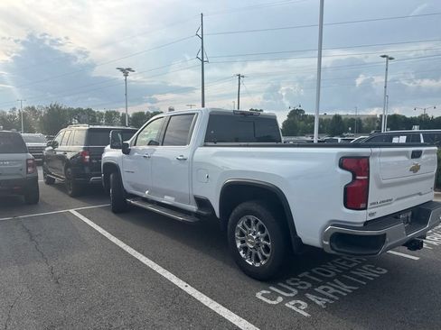 Used 2024 Chevrolet Silverado 2500 LTZ w/ LTZ Premium Package AWD/4WD image 5