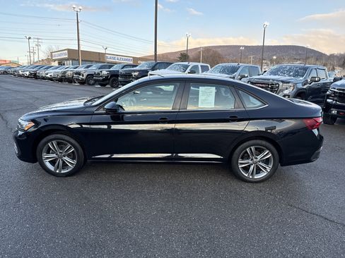 Used 2024 Volkswagen Jetta SE image 7