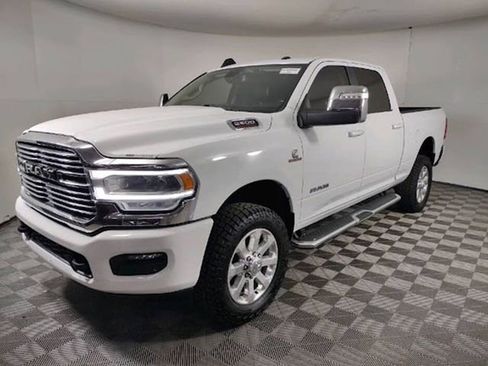Used 2023 RAM 2500 Laramie AWD/4WD image 2