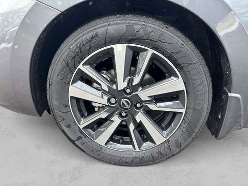 Used 2025 Nissan Versa SV w/ Trunk Package image 8