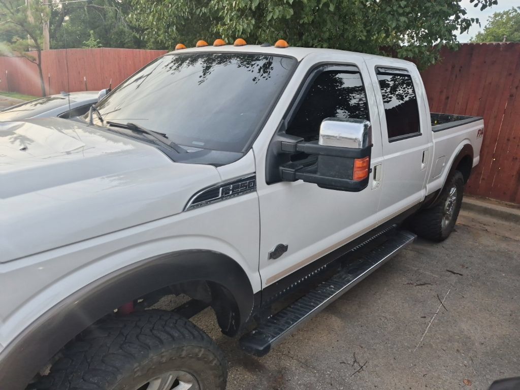 Used 2016 Ford F250 King Ranch w/ FX4 Off-Road Package AWD/4WD image 6