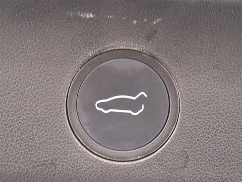 Used 2022 Tesla Model Y Performance image 27