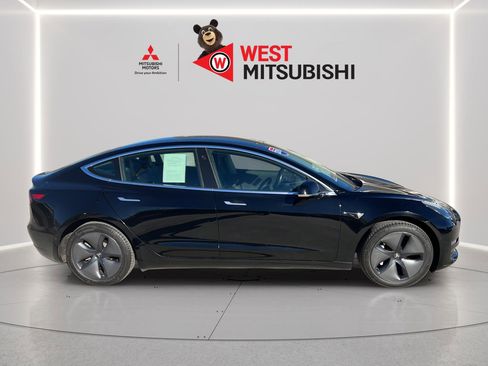 Used 2019 Tesla Model 3 Standard Range Plus image 6