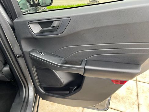Used 2022 Ford Escape SE FWD image 9