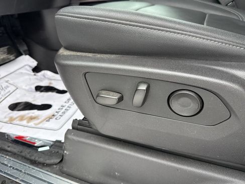 Used 2024 Chevrolet Silverado 1500 LTZ image 23