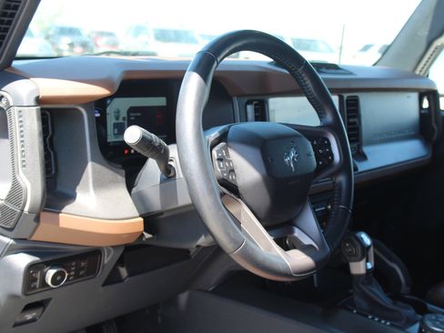 Used 2024 Ford Bronco Outer Banks AWD/4WD image 16