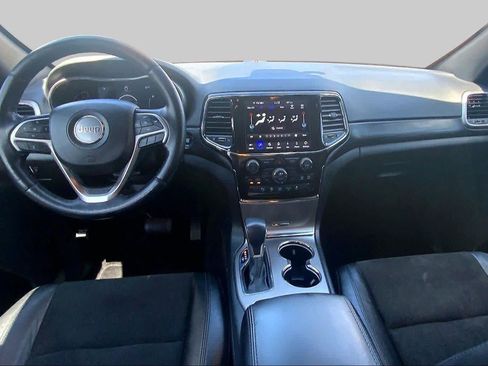 Used 2022 Jeep Grand Cherokee Laredo X RWD image 16