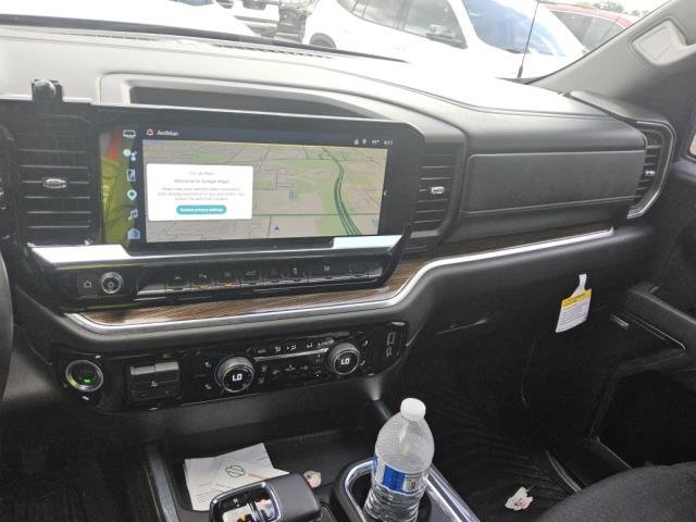 Used 2025 Chevrolet Silverado 1500 RST w/ Convenience Package II RWD image 4