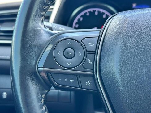 Used 2023 Toyota Camry SE image 16