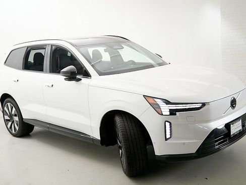 New 2026 Volvo EX90 Ultra AWD/4WD image 4