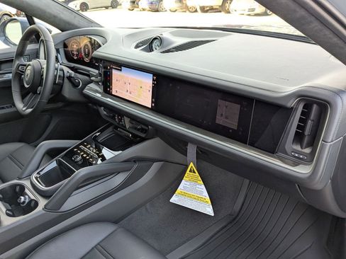 New 2026 Porsche Cayenne Turbo image 26