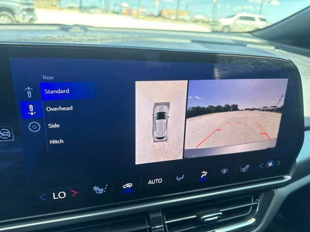 Used 2024 Chevrolet Equinox EV RS FWD image 11