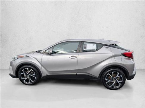 Used 2018 Toyota C-HR XLE image 9