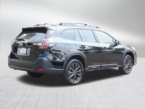 Certified 2025 Subaru Outback Onyx Edition w/ Tech Package 3 AWD/4WD image 7