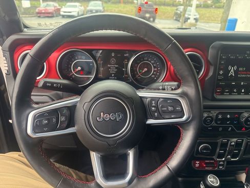 Used 2021 Jeep Gladiator Rubicon image 10