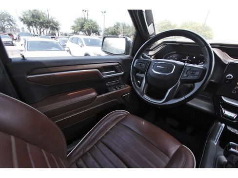 Used 2022 GMC Sierra 1500 Denali Ultimate AWD/4WD image 9