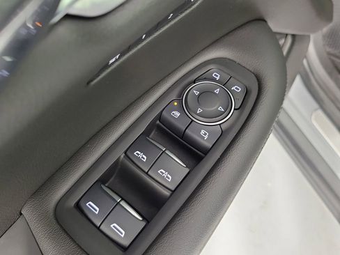 Used 2025 Cadillac XT6 Premium Luxury FWD image 20