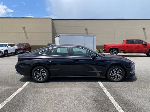 New 2026 Hyundai Sonata Blue FWD image 9