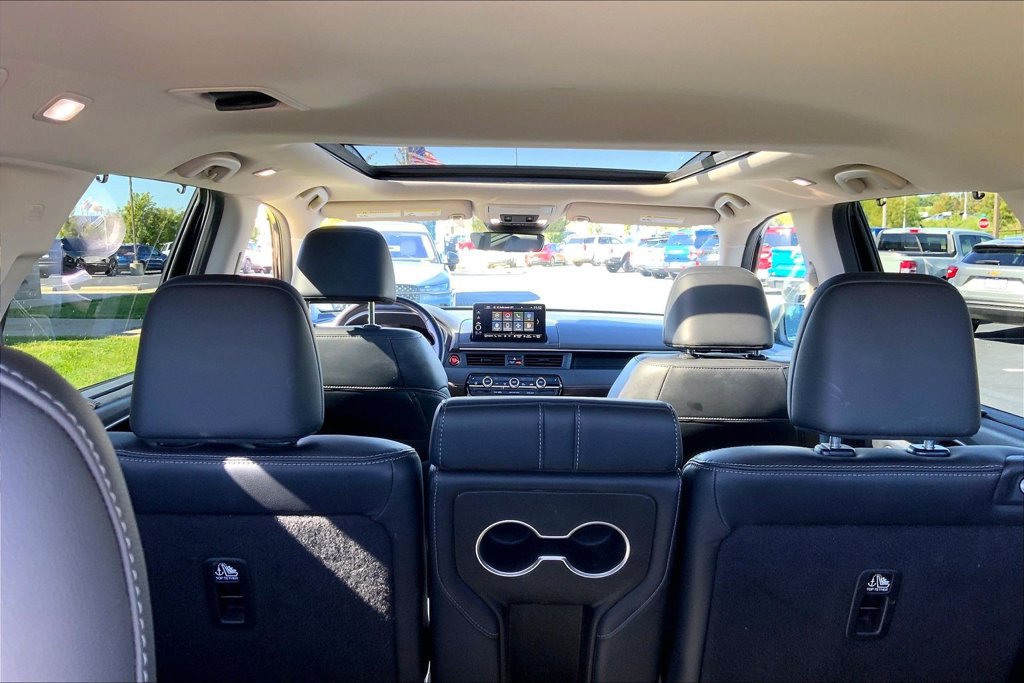 Used 2023 Honda Pilot Touring image 6
