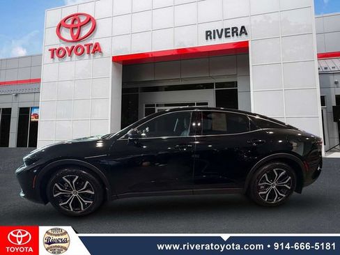 Certified 2024 Toyota Crown AWD/4WD image 8