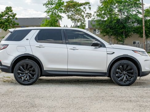 Used 2020 Land Rover Discovery Sport SE image 9