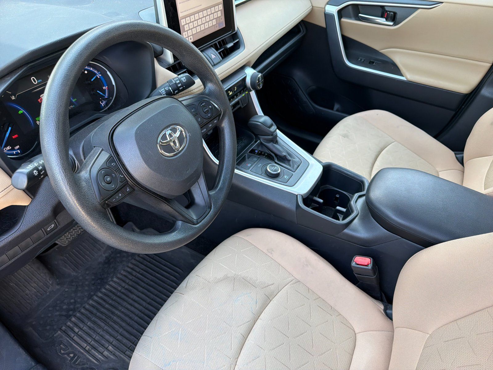 Used 2025 Toyota RAV4 XLE w/ Convenience Package AWD/4WD image 9