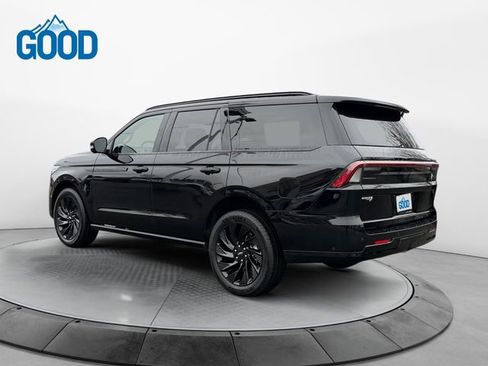 Used 2025 Lincoln Navigator Reserve w/ Jet Appearance Package image 3