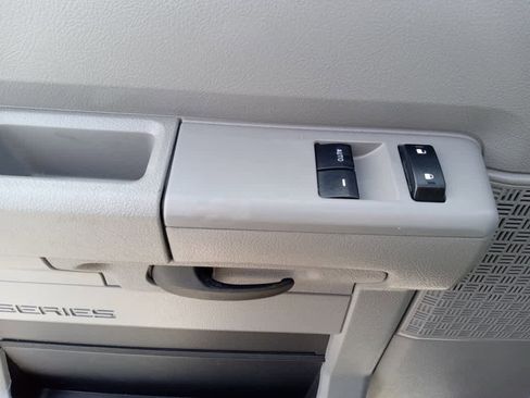 Used 2025 Ford E-350 and Econoline 350 Super Duty w/ Power Equipment Group image 24